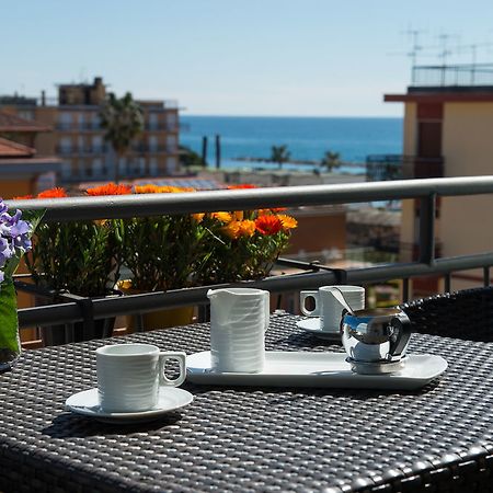 Hotel Ristorante La Marina Mhotelsgroup San Bartolomeo Al Mare Luaran gambar