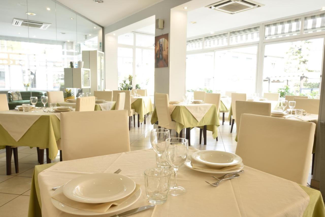 Hotel Ristorante La Marina Mhotelsgroup San Bartolomeo Al Mare Luaran gambar