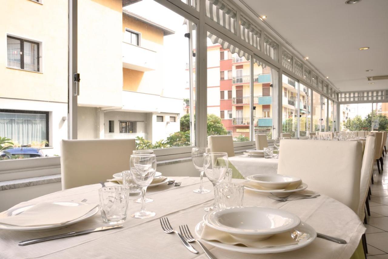 Hotel Ristorante La Marina Mhotelsgroup San Bartolomeo Al Mare Luaran gambar