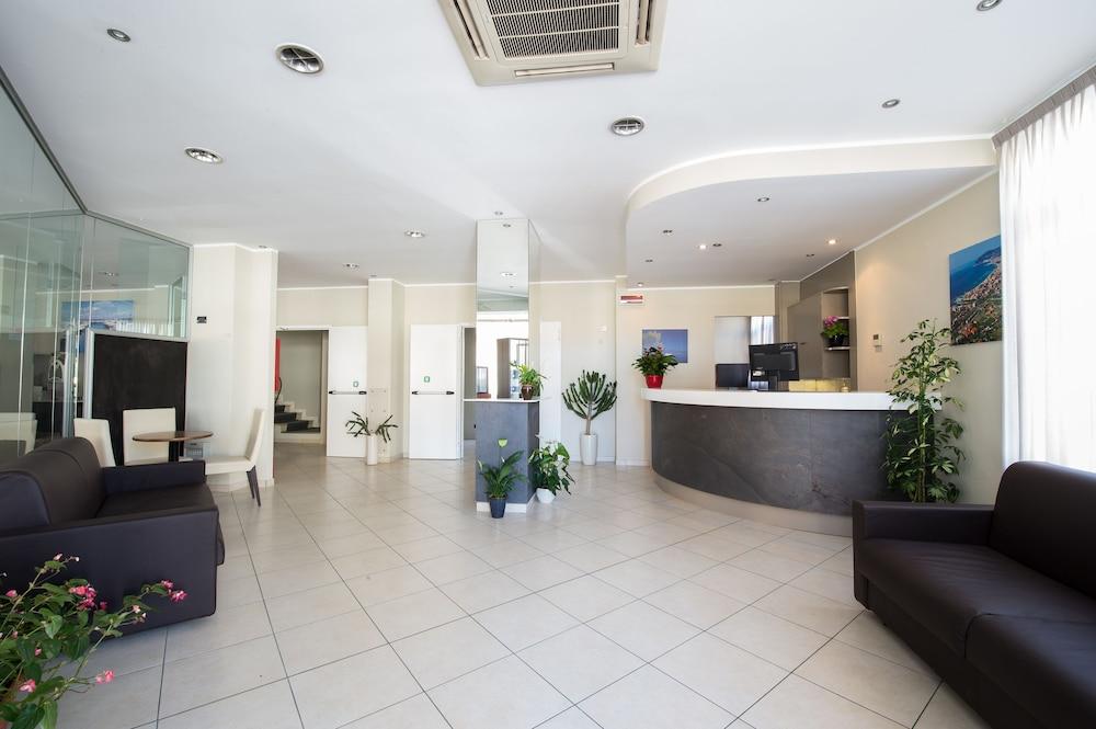 Hotel Ristorante La Marina Mhotelsgroup San Bartolomeo Al Mare Luaran gambar