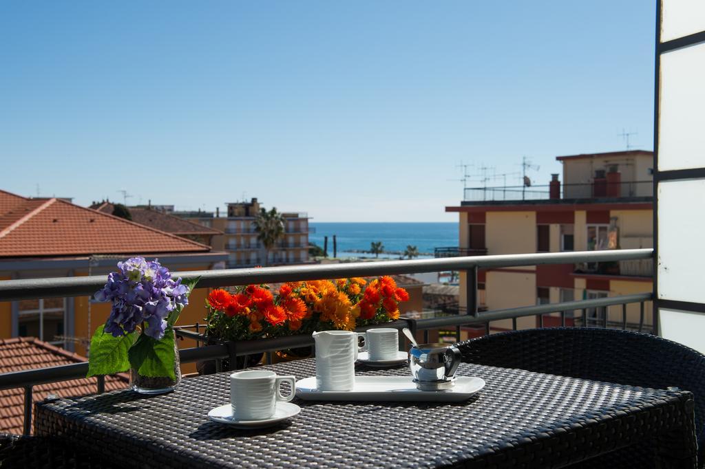 Hotel Ristorante La Marina Mhotelsgroup San Bartolomeo Al Mare Luaran gambar