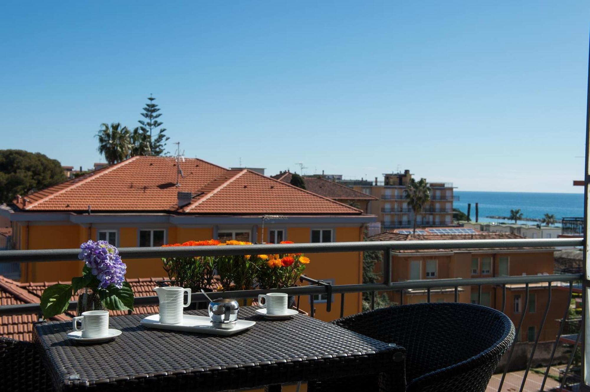 Hotel Ristorante La Marina Mhotelsgroup San Bartolomeo Al Mare Luaran gambar