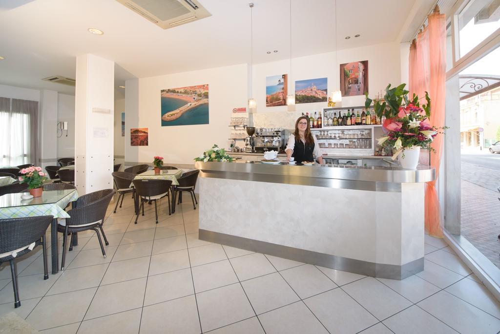 Hotel Ristorante La Marina Mhotelsgroup San Bartolomeo Al Mare Luaran gambar